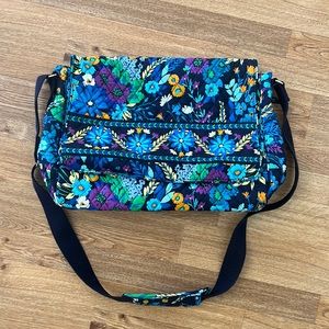 Vera Bradley Messenger Bag 💙💚
